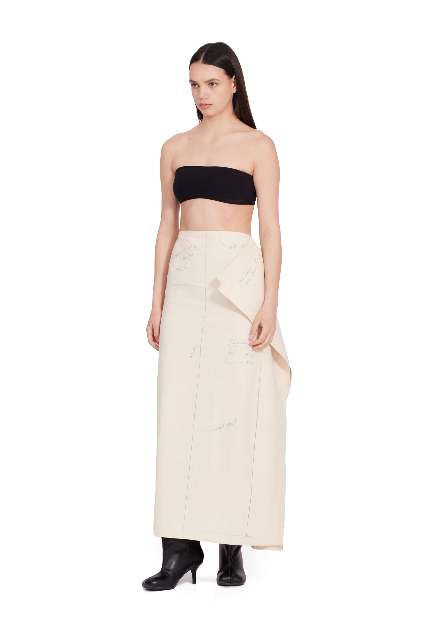 SKIRT WITH A RAW EDGE